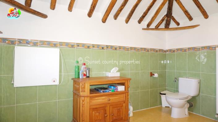 Image No.26-Maison de campagne de 4 chambres à vendre à Iznájar