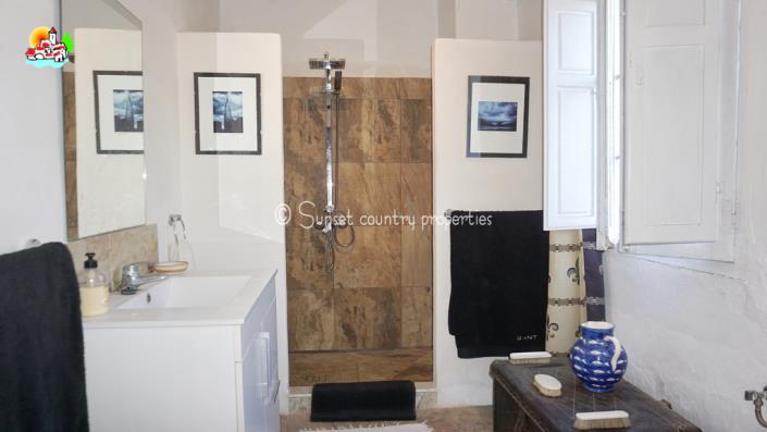 Image No.22-5 Bed Country House for sale