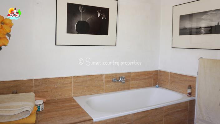 Image No.31-5 Bed Country House for sale