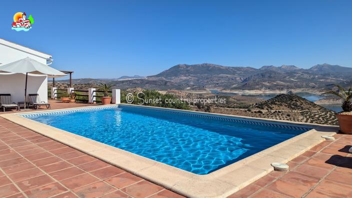 Image No.3-Propriété de pays de 5 chambres à vendre à Iznájar