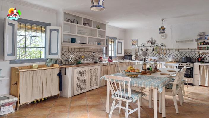 Image No.4-5 Bed Country Property for sale