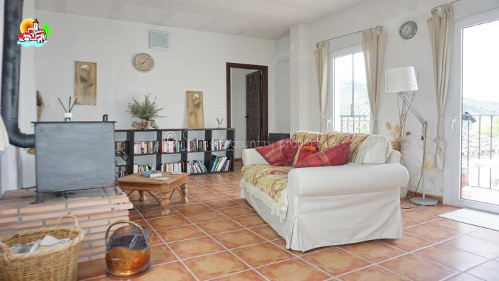 Image No.8-5 Bed Country Property for sale