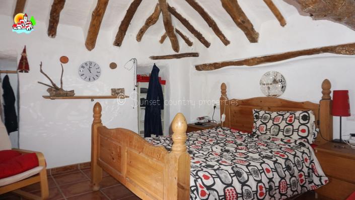 Image No.27-5 Bed Country Property for sale