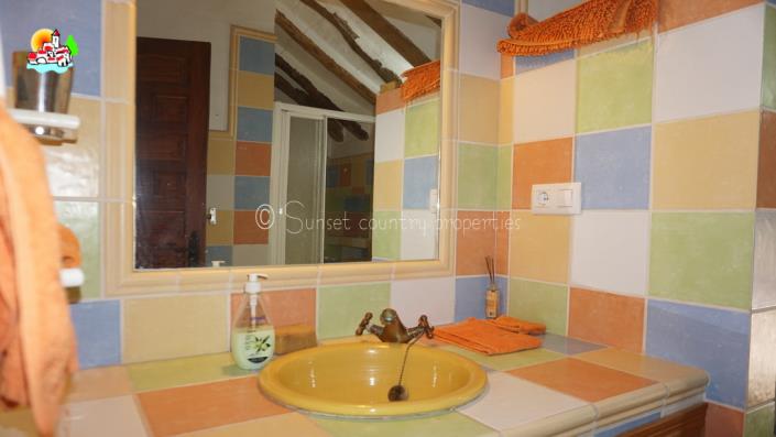 Image No.28-5 Bed Country Property for sale