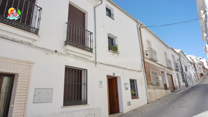 Image No.6-Maison de ville de 3 chambres à vendre à Iznájar