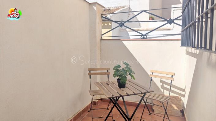 Image No.3-2 Bed Townhouse for sale