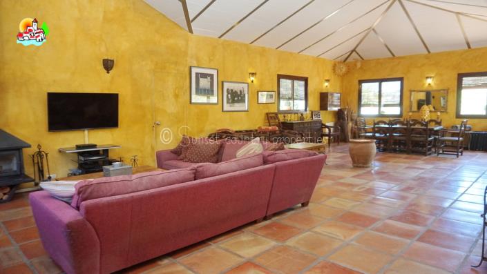 Image No.4-4 Bed Country Property for sale