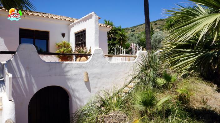 Image No.19-4 Bed Country Property for sale