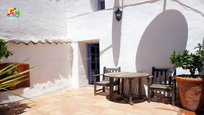 Image No.26-4 Bed Country Property for sale