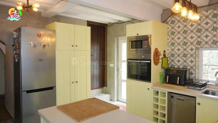 Image No.6-4 Bed Country Property for sale