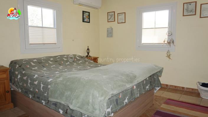 Image No.20-4 Bed Country Property for sale