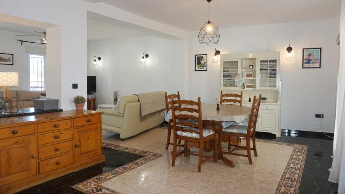 Image No.3-4 Bed Townhouse for sale