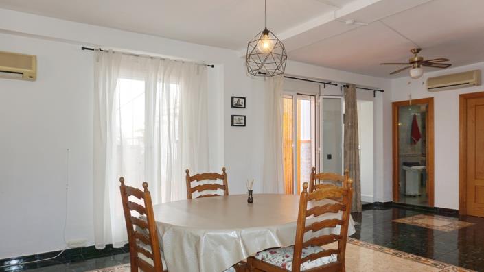 Image No.10-4 Bed Townhouse for sale