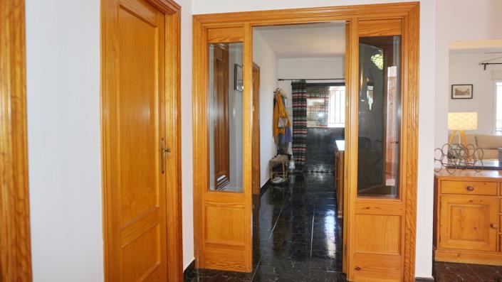 Image No.17-4 Bed Townhouse for sale