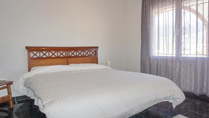 Image No.18-4 Bed Townhouse for sale