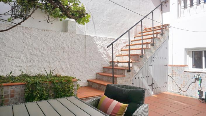 Image No.24-4 Bed Townhouse for sale