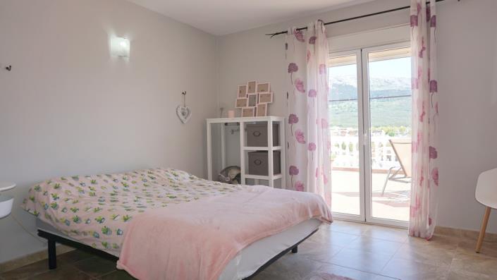 Image No.33-4 Bed Townhouse for sale