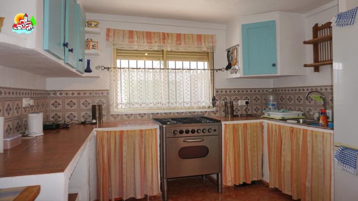 Image No.4-3 Bed Townhouse for sale