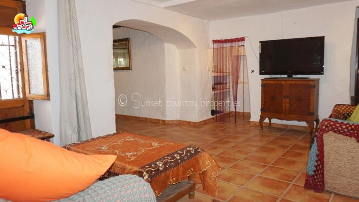 Image No.8-3 Bed Townhouse for sale