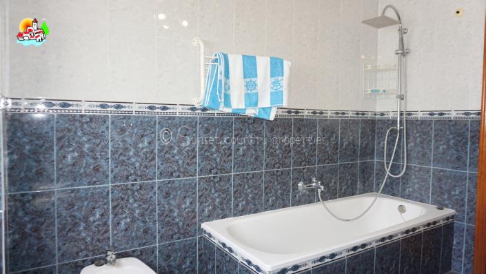 Image No.24-3 Bed Townhouse for sale