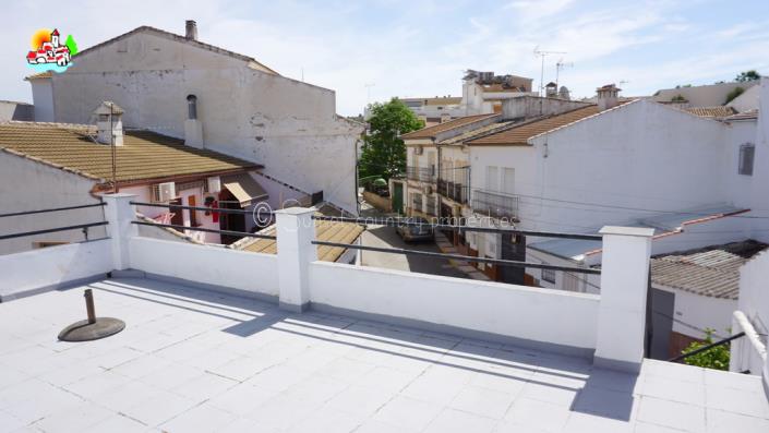 Image No.30-3 Bed Townhouse for sale