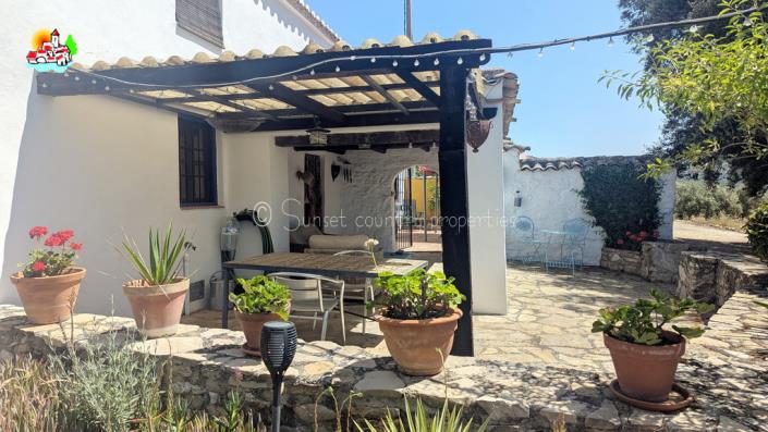 Image No.8-4 Bed Country Property for sale