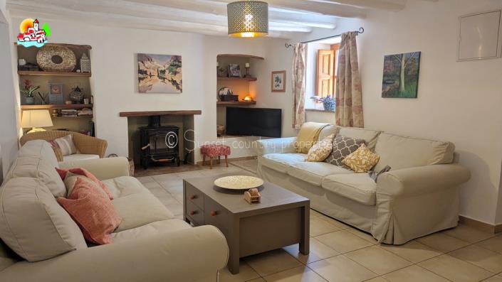 Image No.10-4 Bed Country Property for sale