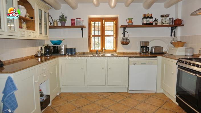 Image No.12-4 Bed Country Property for sale