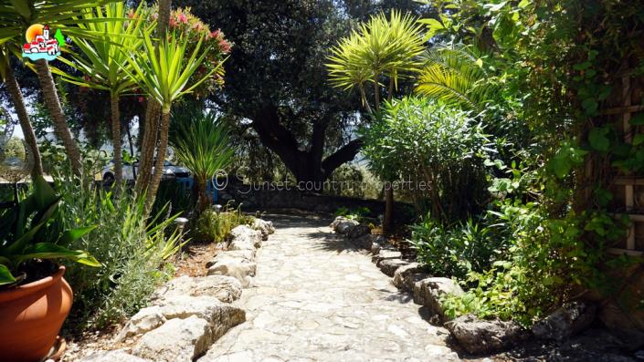 Image No.33-4 Bed Country Property for sale