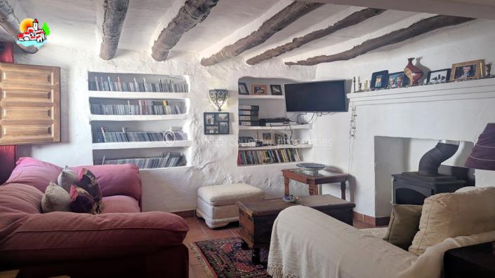 Image No.11-4 Bed Country Property for sale