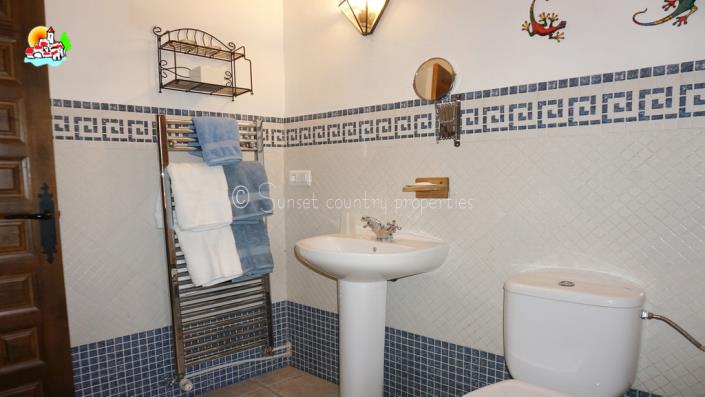 Image No.35-4 Bed Country Property for sale