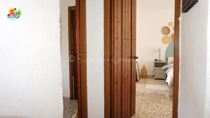 Image No.36-3 Bed Country Property for sale