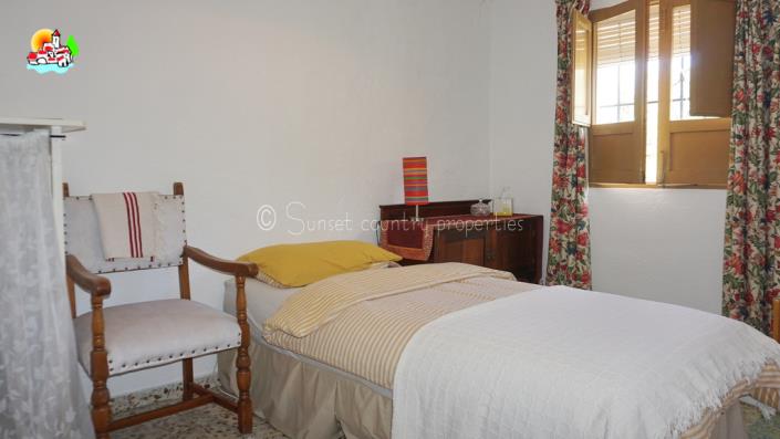 Image No.43-3 Bed Country Property for sale