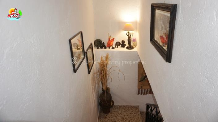 Image No.44-3 Bed Country Property for sale