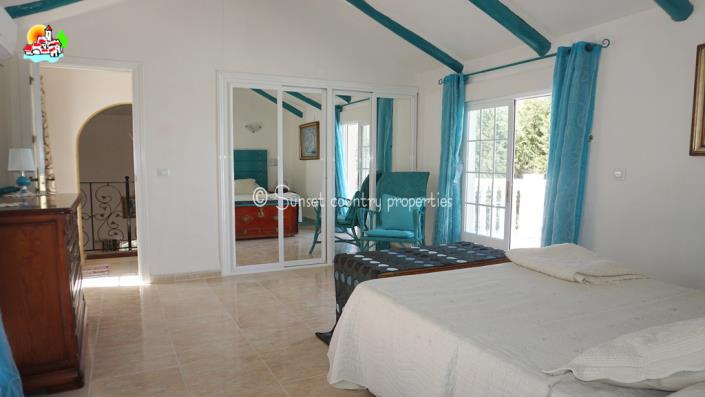 Image No.28-5 Bed Country House for sale