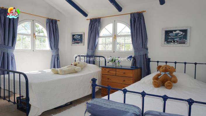 Image No.30-5 Bed Country House for sale