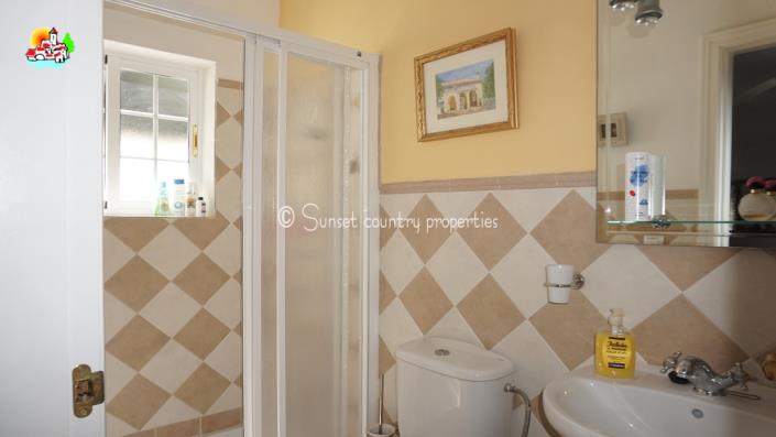 Image No.38-5 Bed Country House for sale