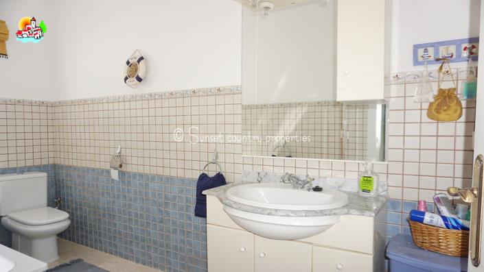 Image No.41-5 Bed Country House for sale