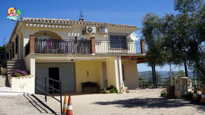 Image No.1-Propriété de pays de 4 chambres à vendre à Iznájar