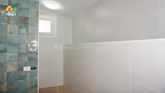 Image No.26-5 Bed Country House for sale