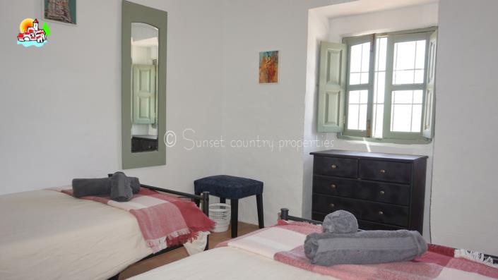 Image No.32-5 Bed Country House for sale