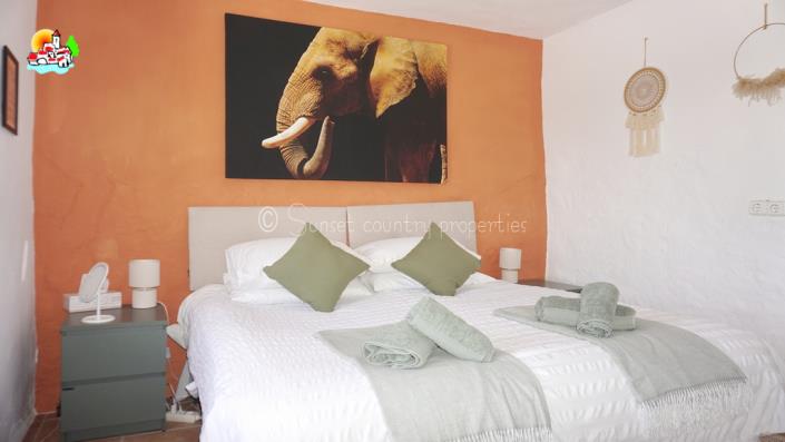 Image No.37-5 Bed Country House for sale