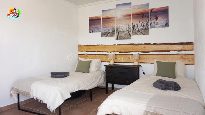 Image No.48-5 Bed Country House for sale