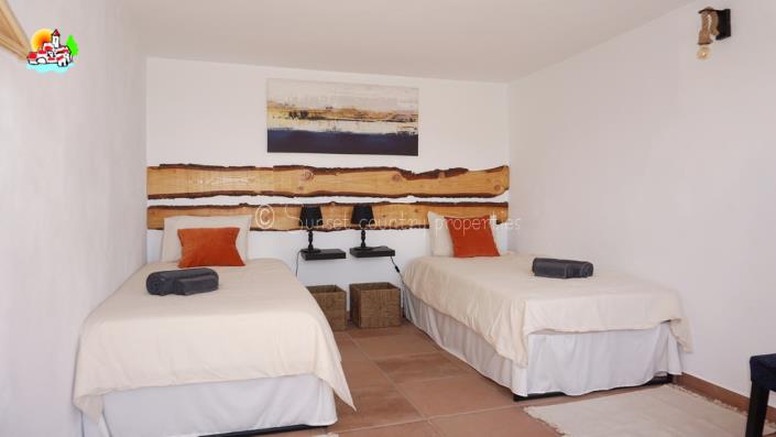 Image No.52-5 Bed Country House for sale