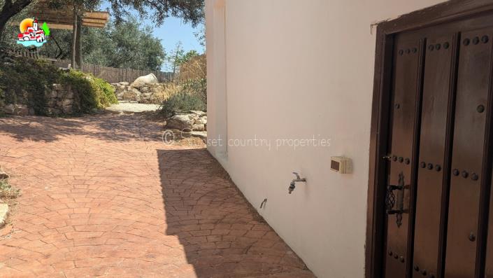 Image No.54-5 Bed Country House for sale