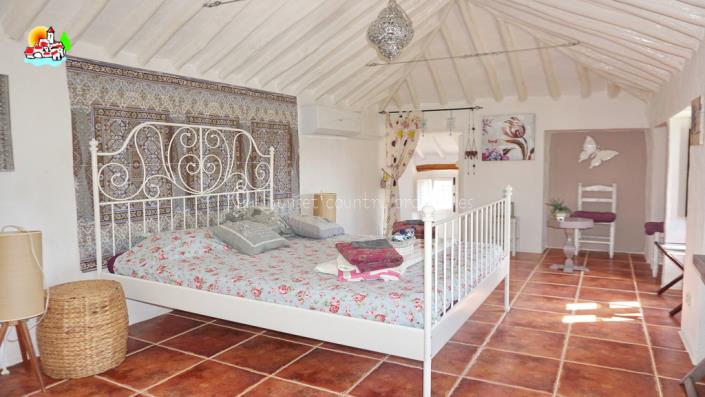 Image No.19-Propriété de pays de 6 chambres à vendre à Archidona