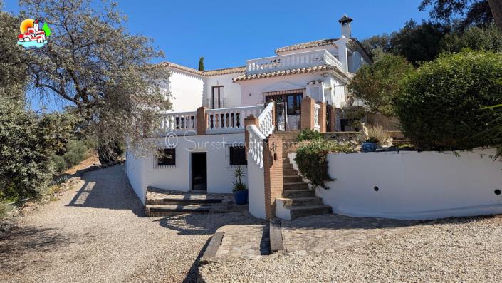 Image No.1-6 Bed Country Property for sale