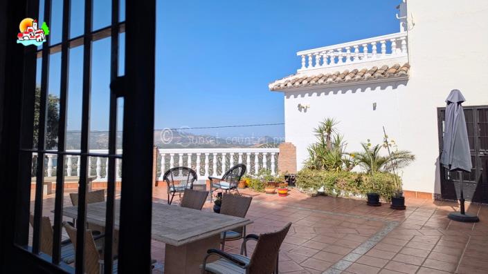 Image No.18-6 Bed Country Property for sale