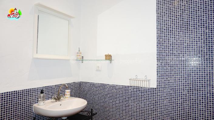 Image No.51-6 Bed Country Property for sale