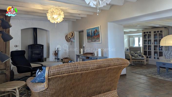 Image No.4-3 Bed Country Property for sale